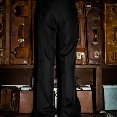 PINTUCK MEGA FLARE SLACKS 【BLACK】