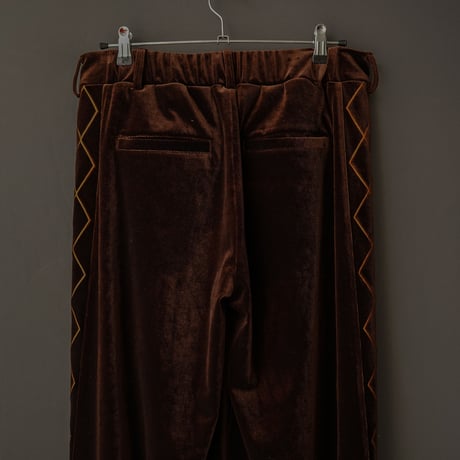 EMBROIDERY VELOUR WIDE PANTS【BROWN】
