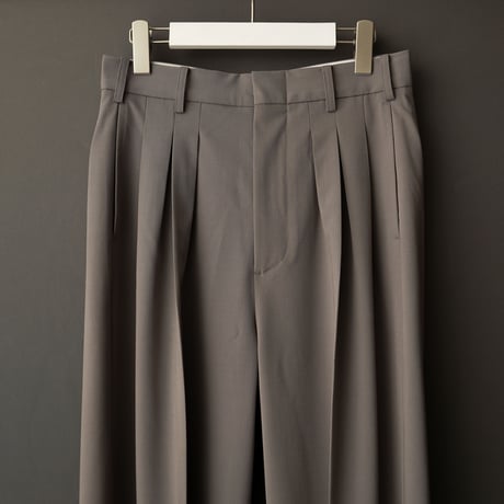 MIX TUCK DESIGN WIDE SLACKS【GRAY】