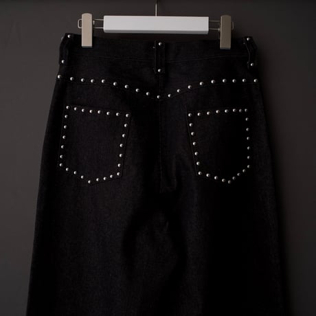 STUDDED DENIM PANTS【BLACK】