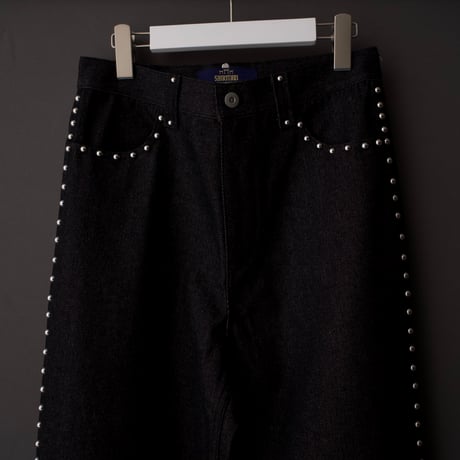 STUDDED DENIM PANTS【BLACK】
