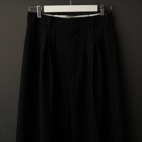 MIX TUCK DESIGN WIDE STRIPE SLACKS【BLACK】