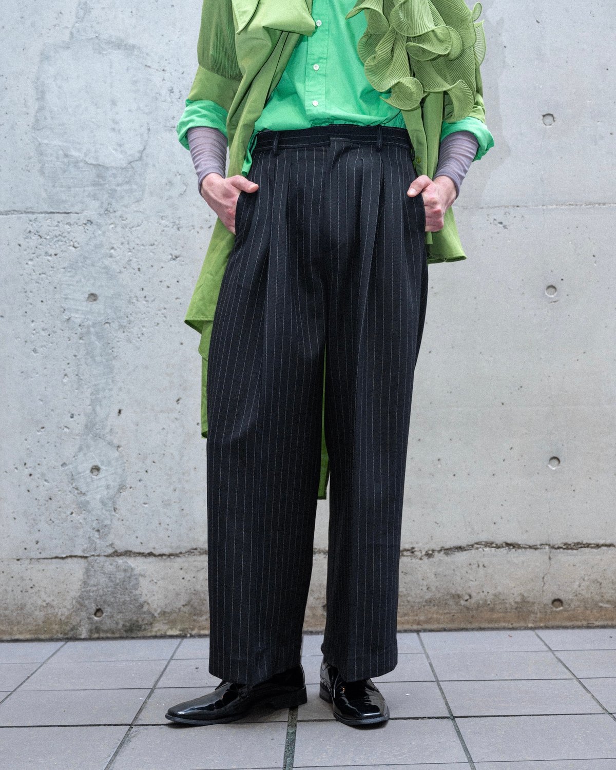 MIX TUCK DESIGN WIDE STRIPE SLACKS【BLACK】 | SHI MIX TUCK DESIGN WIDE STRIPE SLACKS【BLACK】 | SHI