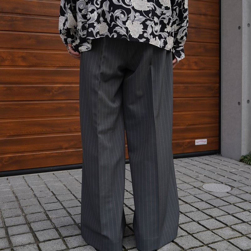 MIX TUCK DESIGN WIDE STRIPE SLACKS【OFF WHITE】 |