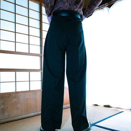 MIX TUCK DESIGN WIDE SLACKS【KAHKI】