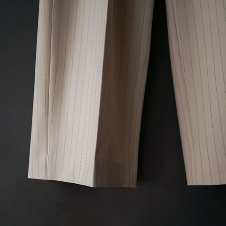 MIX TUCK DESIGN WIDE STRIPE SLACKS【OFF WHITE】