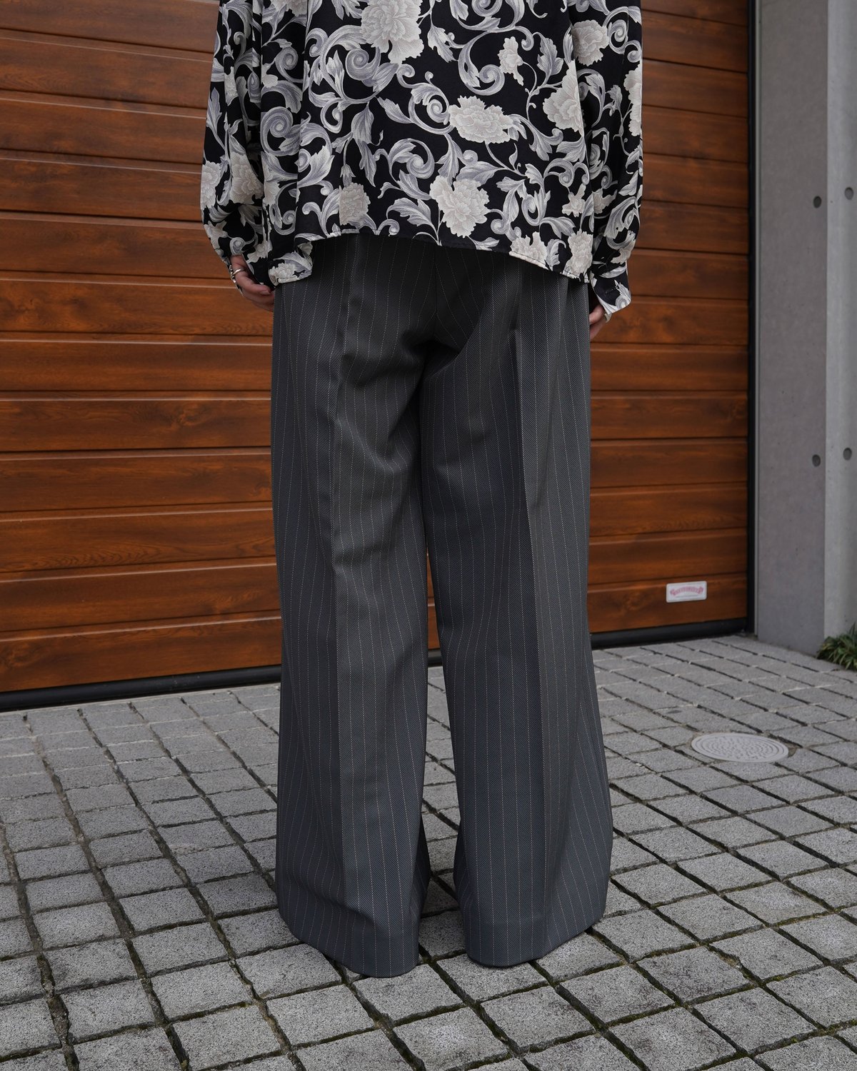 MIX TUCK DESIGN WIDE STRIPE SLACKS【GRAY】 | SHIK MIX TUCK DESIGN WIDE STRIPE SLACKS【GRAY】 | SHIK