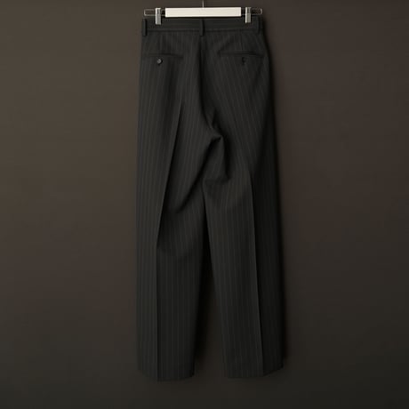 MIX TUCK DESIGN WIDE STRIPE SLACKS【GRAY】