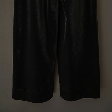 EMBROIDERY VELOUR WIDE PANTS【BLACK】