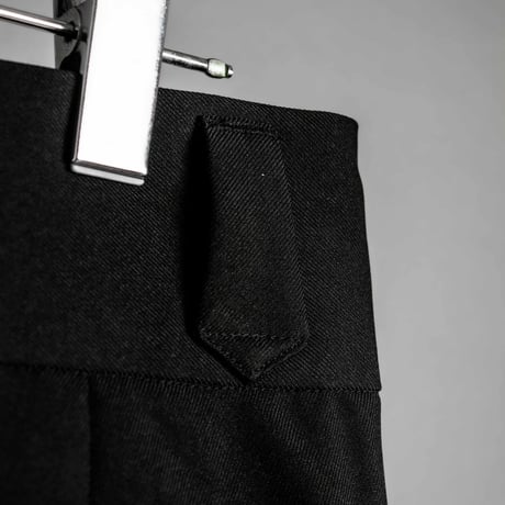PINTUCK MEGA FLARE SLACKS 【BLACK】