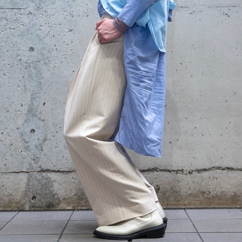 MIX TUCK DESIGN WIDE STRIPE SLACKS【OFF WHITE】 |
