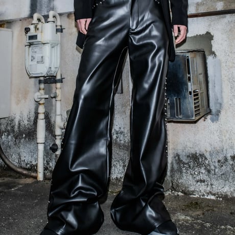 STUDDED LEATHER PANTS 【BLACK】