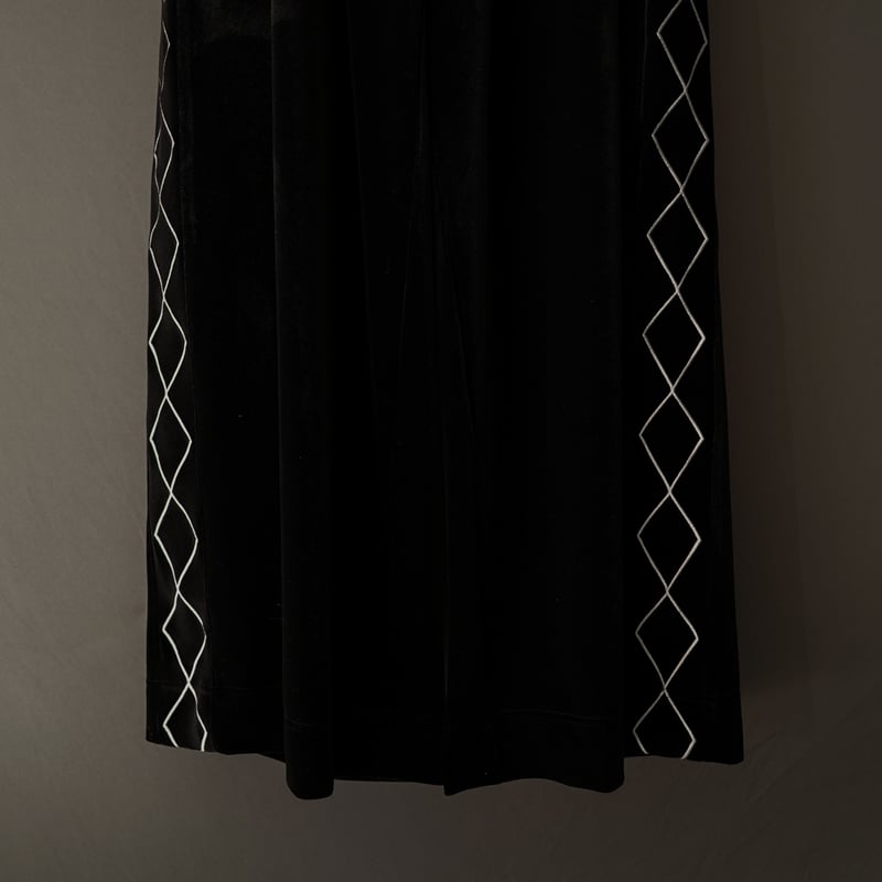 EMBROIDERY VELOUR WIDE PANTS【BLACK】 | SHIKITARI EMBROIDERY VELOUR WIDE PANTS【BLACK】 | SHIKITARI