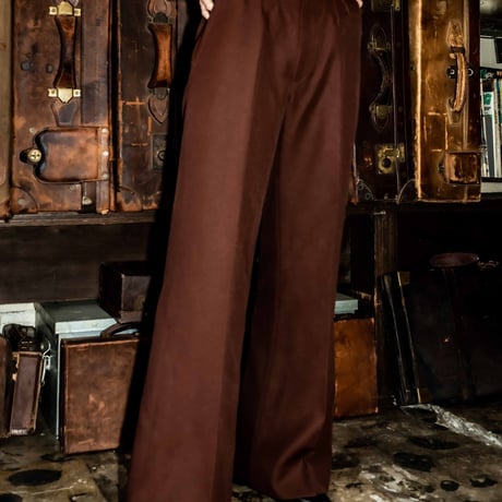 PINTUCK MEGA FLARE SLACKS 【BROWN】