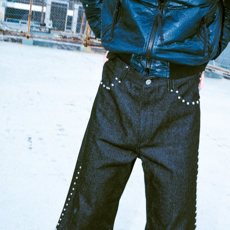 STUDDED DENIM PANTS【BLACK】