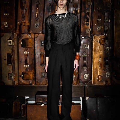 PINTUCK MEGA FLARE SLACKS 【BLACK】