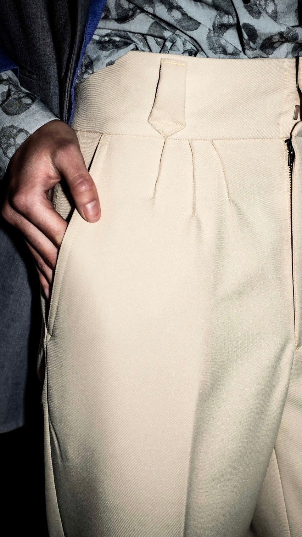 PINTUCK MEGA FLARE SLACKS 【BEIGE】 | SHIKITARI