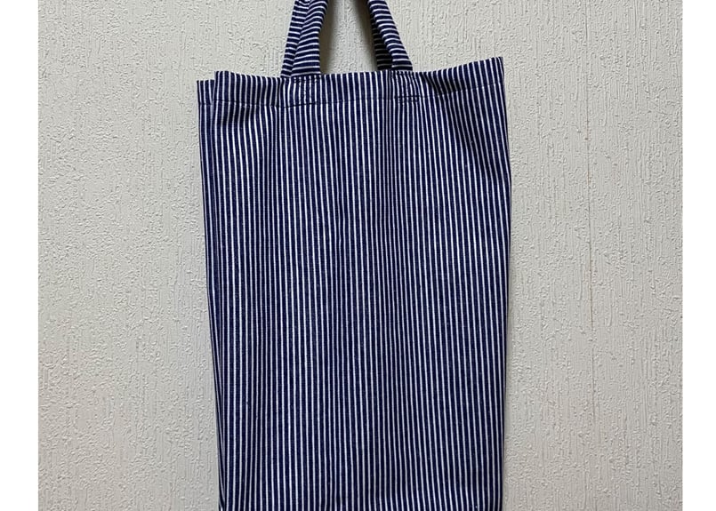 ネイビーのストライプバッグ（ロゴなし） | podena