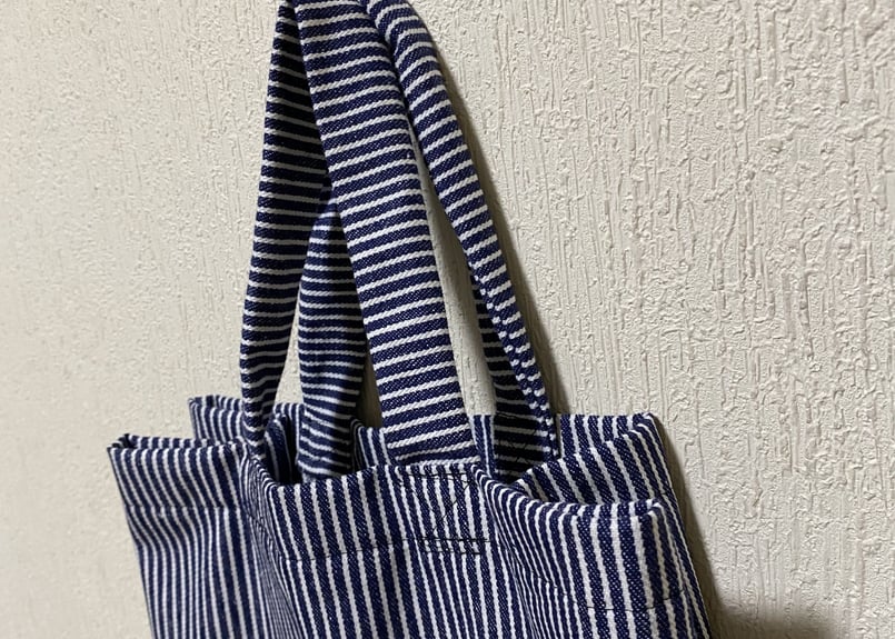 ネイビーのストライプバッグ（ロゴなし） | podena