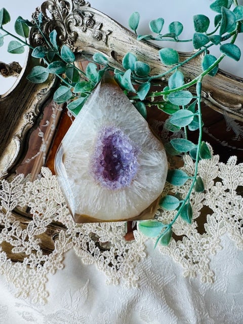 天然石アメジスト共生瑪瑙の魚 置物 彫物NO.072406 オファー 天然石