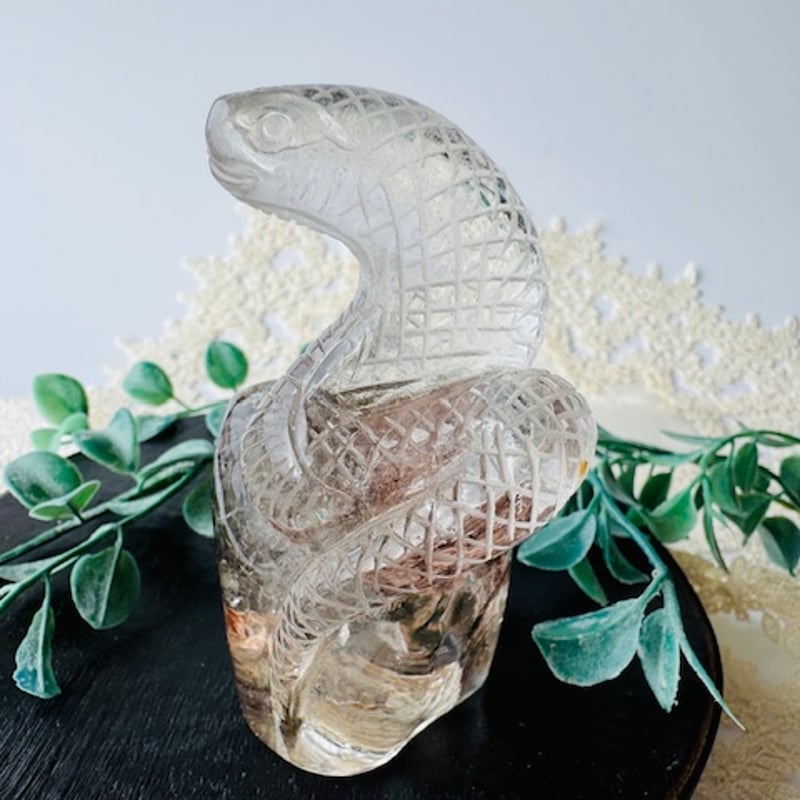 職人手彫りの1点もの！ガーデンクォーツのヘビ】🐍🌿豊かさと成長を
