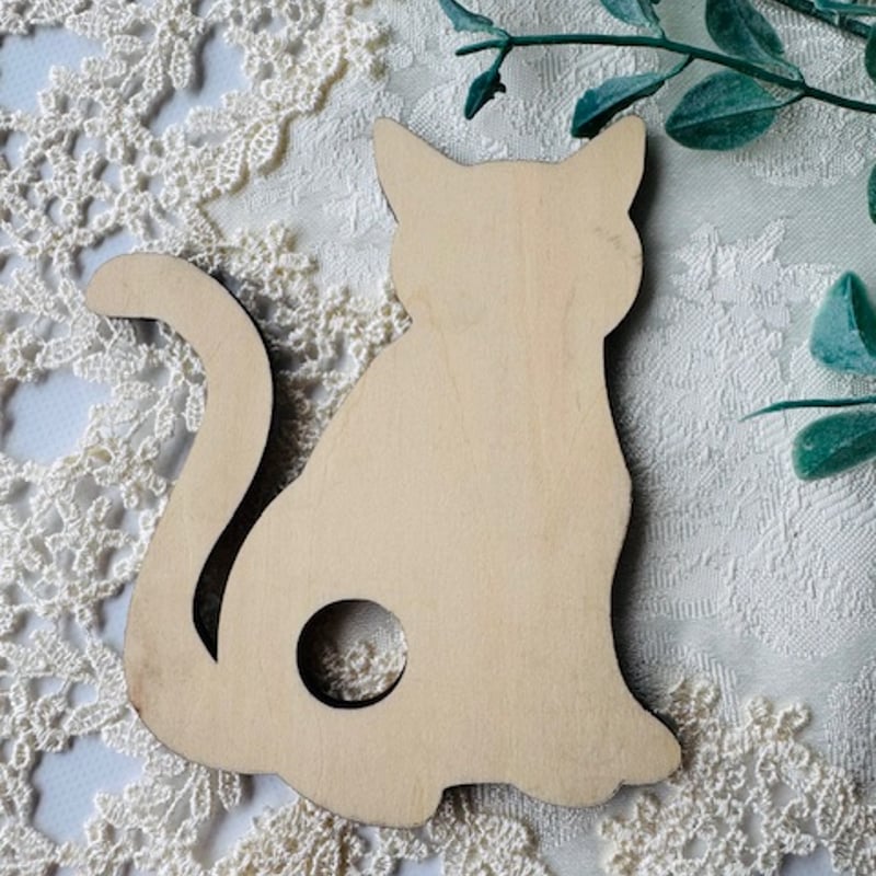 天然石タイガーアイ　スフィア　ねこ！猫耳？　6センチ　木製台座付き GOLD STONE タイガーアイ 丸玉 40mm 虎目石 台座付き スフィア