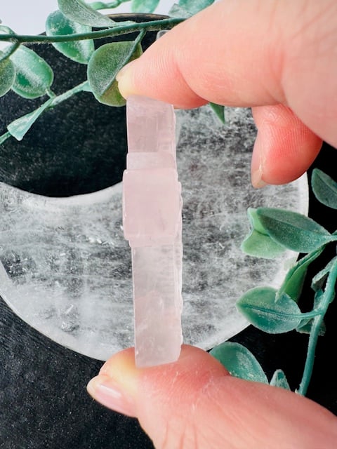 【Rii❁⃘*.゜】天然石ローズクォーツの十字架　置物NO.102207 Rii❁⃘*.゜】天然石ローズクォーツの十字架 置物NO.102207 Rii❁⃘