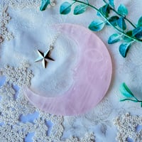 【星の飾り付ローズクォーツの三日月】🌙💗やさしく包み込み、愛を満たす月のお守り