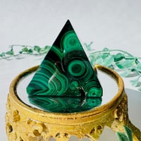 【マラカイトのピラミッド】🔺🟢乱れた空気を整え、心を守る浄化の守護石