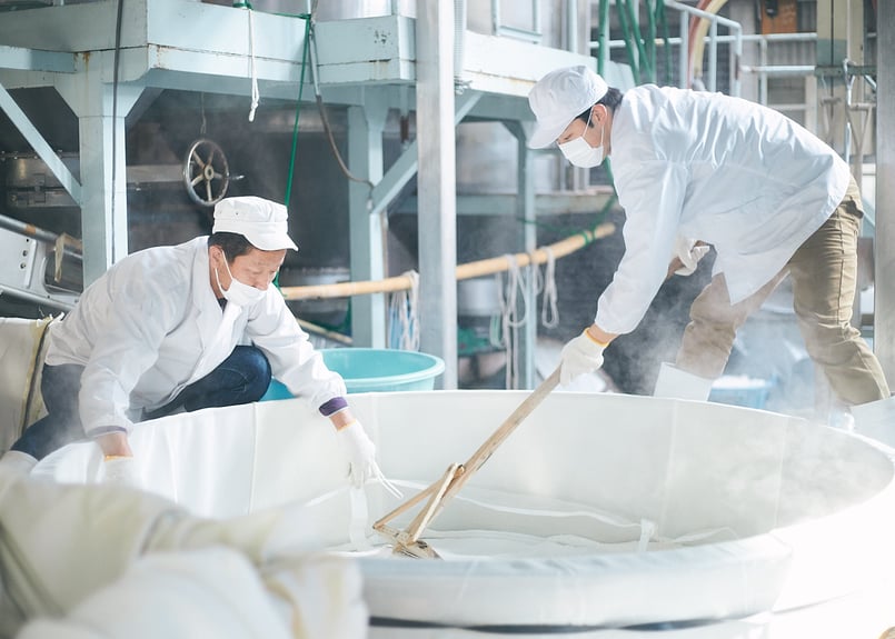 まっとうな温泉　東日本、西日本2冊セット 2025年最新】まっとうな温泉 東日本版の人気アイテム - メルカリ