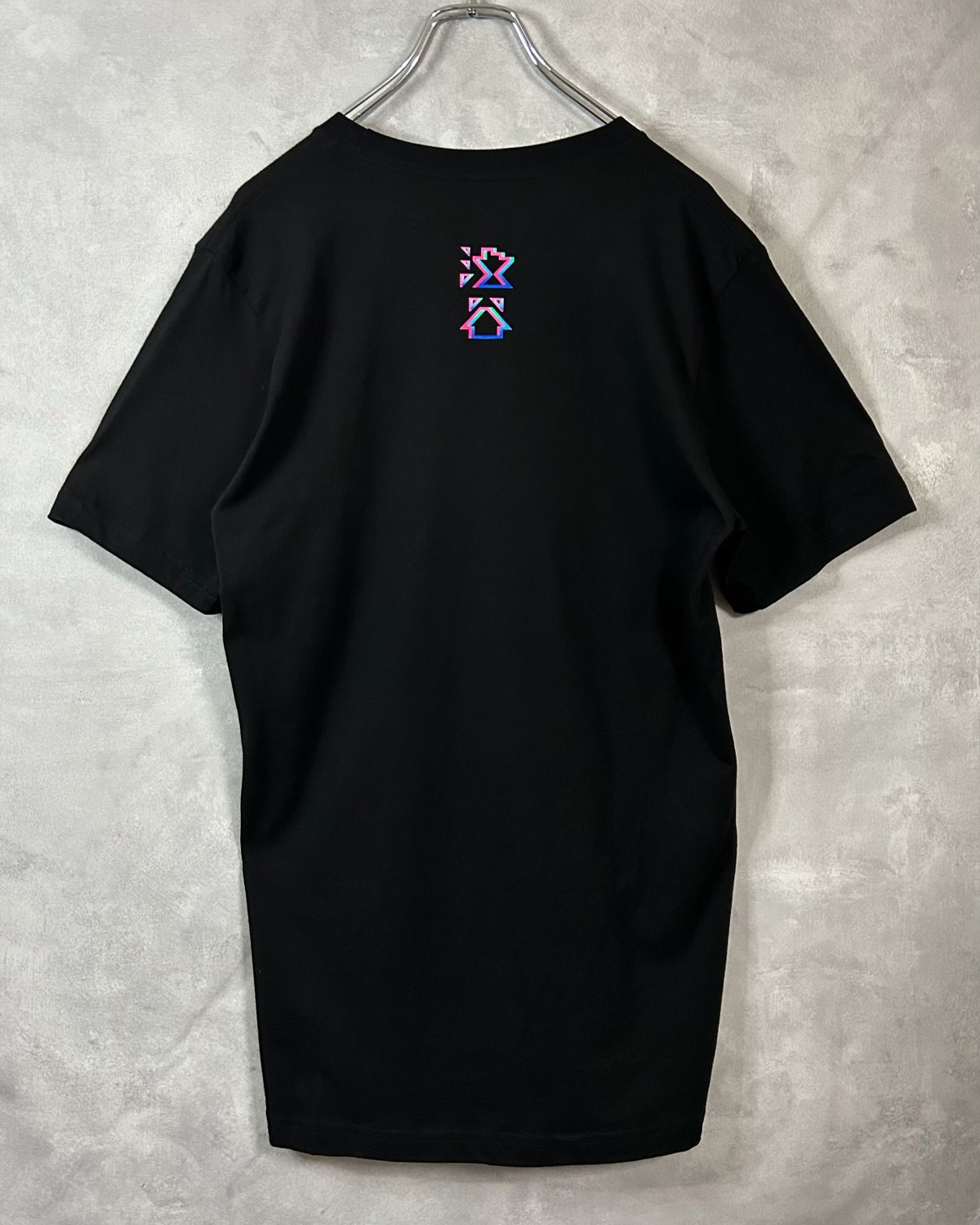 Apple 渋谷 オープン記念グッズ 特製Tシャツ、ピンズのセット