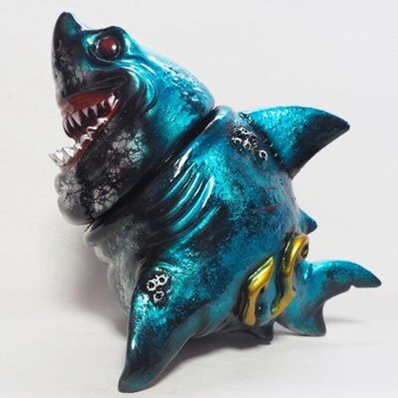 カゲマルデザイン　メガどん　ソフビ　素体 Amazon.co.jp: KAGEMARU DESIGNS 人喰いザメのメガどん カゲマル
