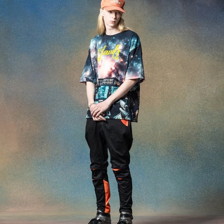 glamb グラム 5分袖Tシャツ メンズ Cosmic Print T-Shirt/コズミックプリントＴシャツ 春夏商品 ブラック GB0225/CS01