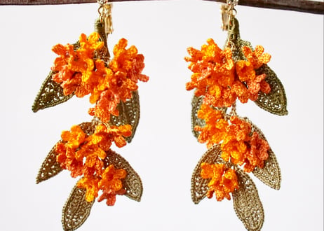金木犀（キンモクセイ）の耳飾り