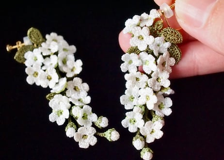 雪柳（ユキヤナギ）の耳飾り
