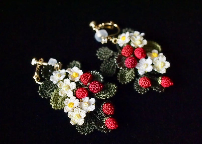 いちごの耳飾り | アンデルヨン