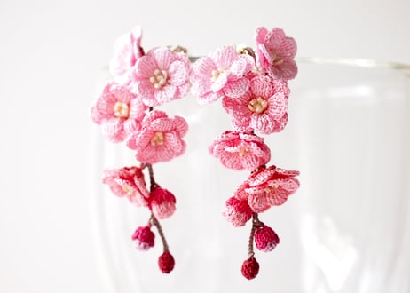 梅の花の耳飾り