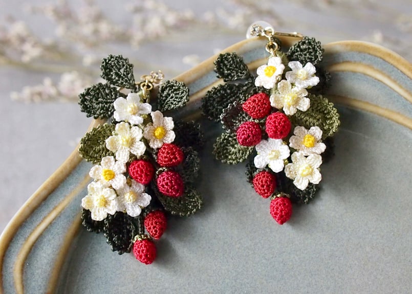いちごの耳飾り | アンデルヨン