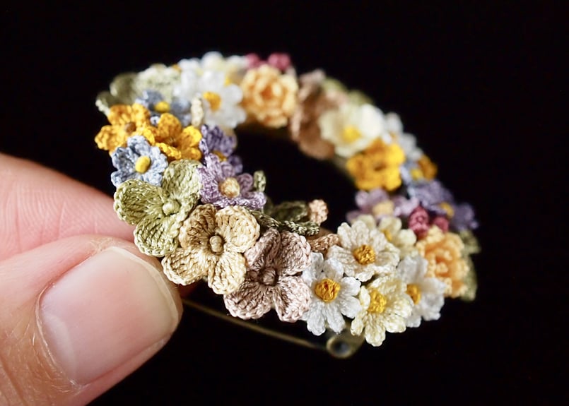 野菊のリースブローチ | アンデルヨン