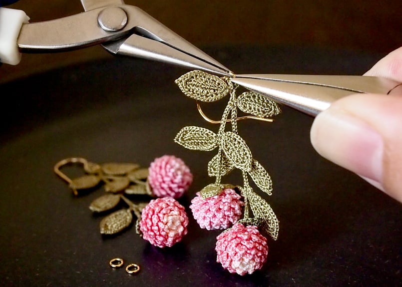 紅葉のドラマチックな耳飾り 紅葉 耳飾り( イヤリング )【合同会社かもめ】《対馬市》ジュエリー