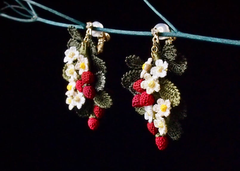 いちごの耳飾り | アンデルヨン