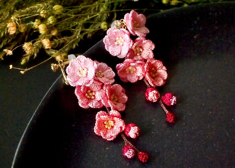 梅の花の耳飾り | アンデルヨン