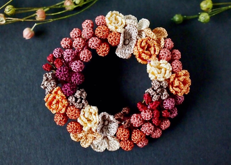 リースのブローチ ベリー＆ハリネズミ リースブローチ VBRV4662 R2