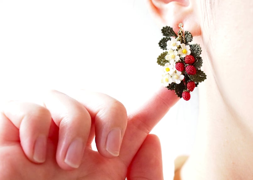 専用です。アンデルヨン　花とベリーのピアス 専用です。アンデルヨン 花とベリーのピアス