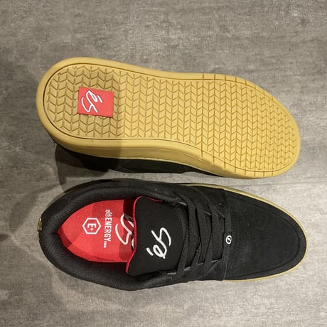 es "ACCEL SLIM"(BLACK/GUM)