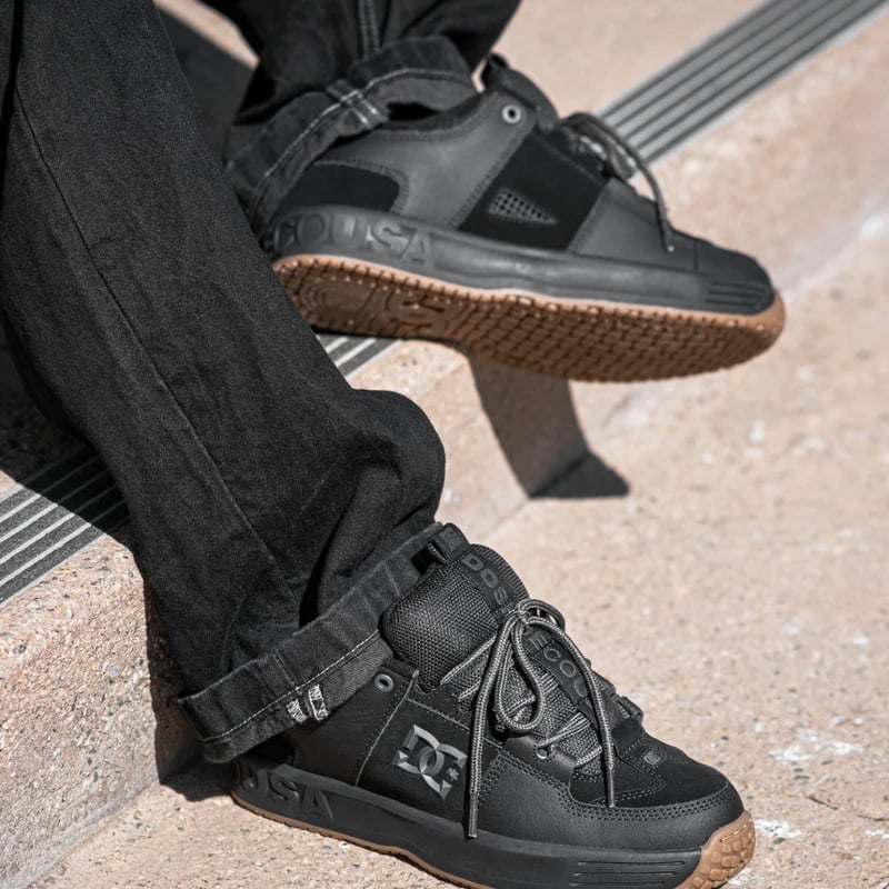 DC SHOES 