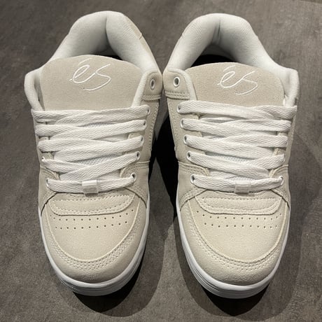 es "ACCEL OG" (WHITE)