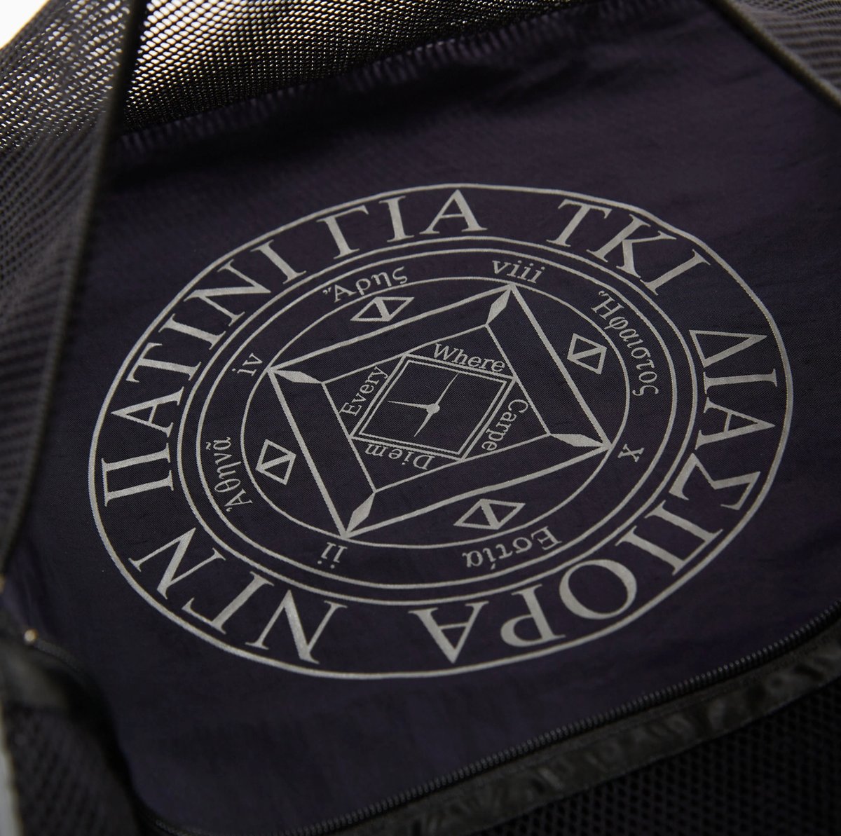 Diaspora skateboards knapsack ナップサック Diaspora skateboards Mesh Knapsack black - メルカリ