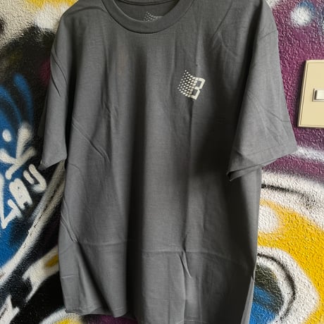 BRONZE 56K "LOGO RUST TEE" (CHARCOAL) L