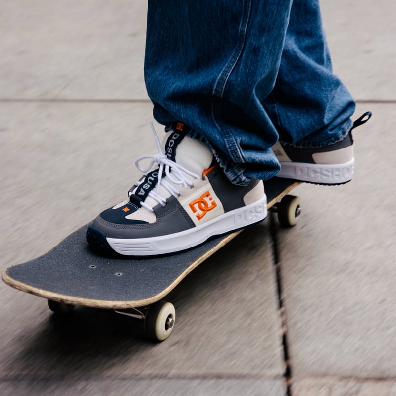 DC SHOES 
